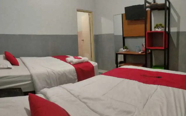 RedDoorz Plus near Alun Alun Sumenep