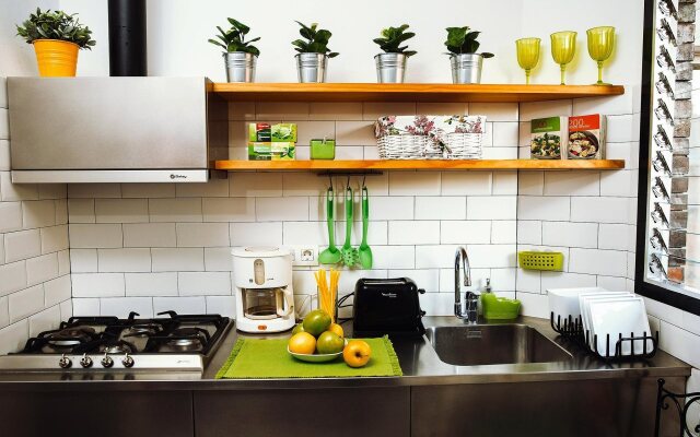 Rooms Hola BCN B & B