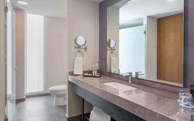 TRYP by Wyndham San Luis Potosi Hotel & Suites