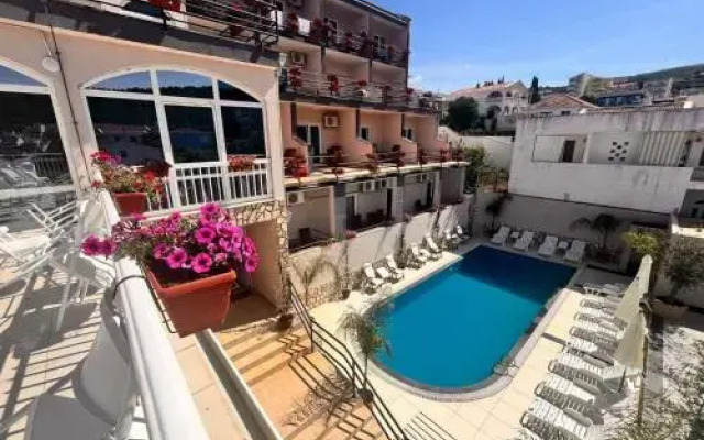 El Mar hotel