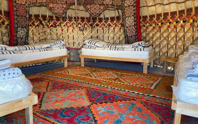 Yurt camp Sonun