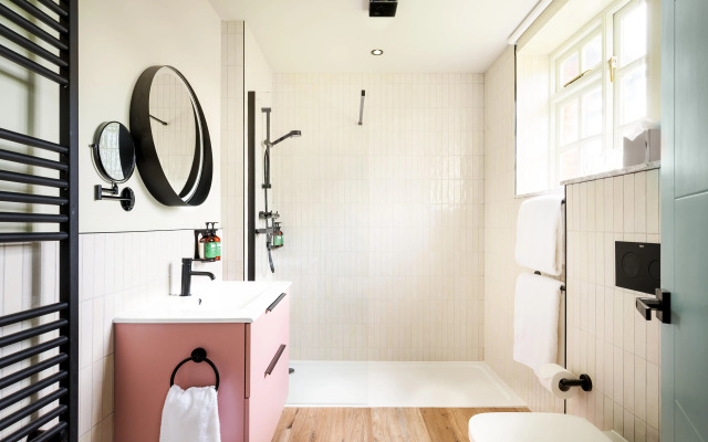 voco Lythe Hill Hotel & Spa by IHG
