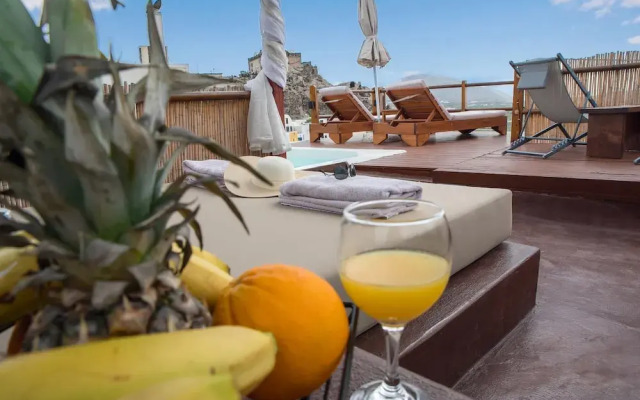 Santorini Rooftop Hot Tub Suite w Panoramic Views