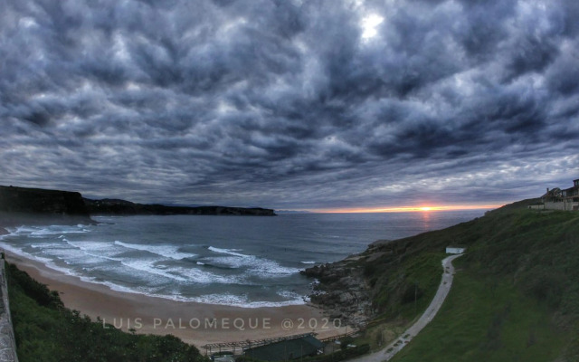 Piso sobre mar junto al Faro de Suances