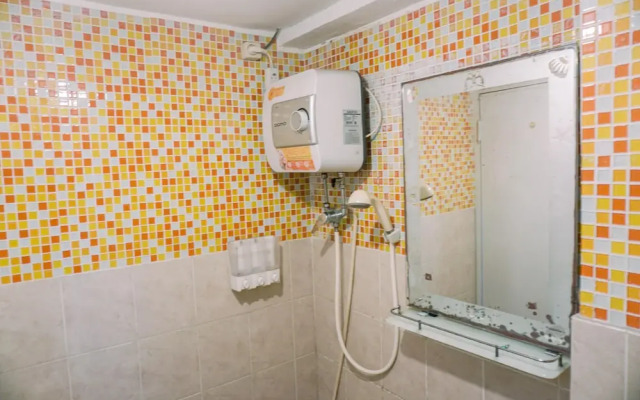 Warm And Cozy Stay Studio Green Bay Pluit Apartment