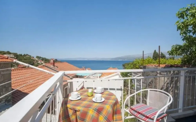 Apartments Mira -one Bedroom Apartment With Terrace and Sea View