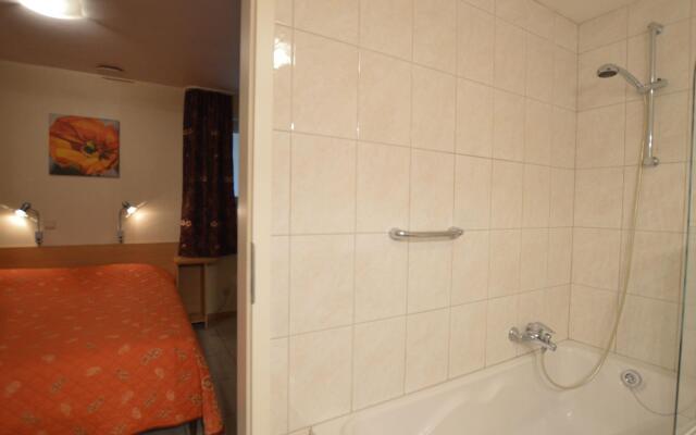 Cozy Holiday Home in Robertville with Sauna