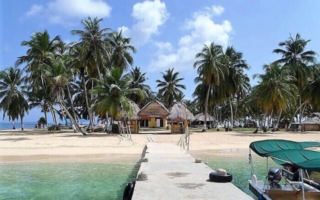 Cabins in Aguja Island