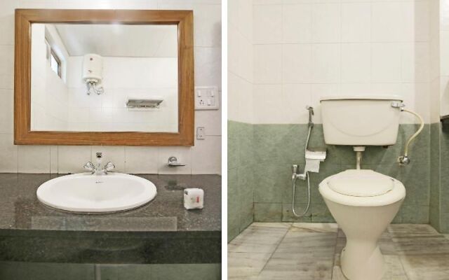 OYO 22122 Hotel Falcon Crest