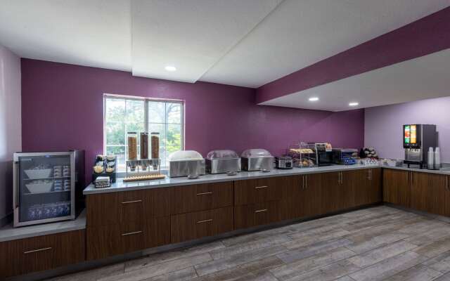 La Quinta Inn by Wyndham Kansas City Lenexa