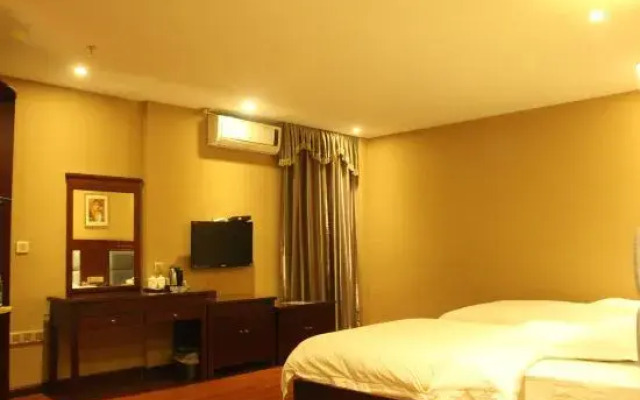 Ruiteng Hotel
