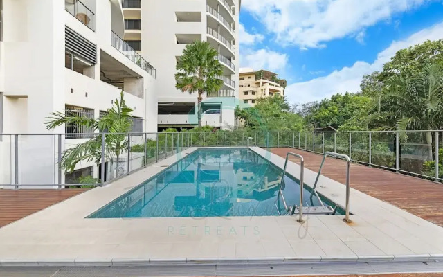 Zen Arkaba 3BR Luxury Waterfront Apt Pool BBQ
