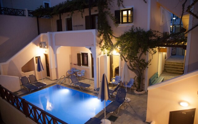 Markakis Studios Fira