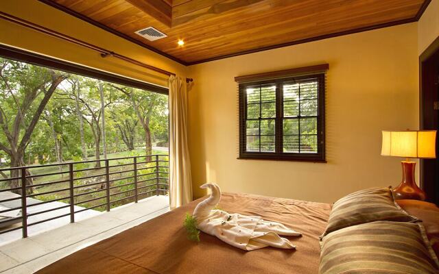 Jet Luxury at Langosta BeachResortVillas