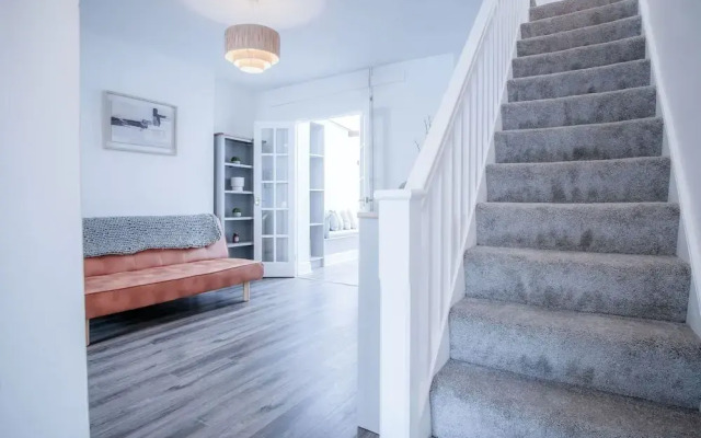 Castle Square - 2 Bedroom - Mumbles