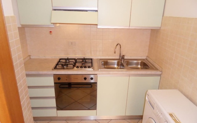 Bright Flat in a Colourful Building - Beahost