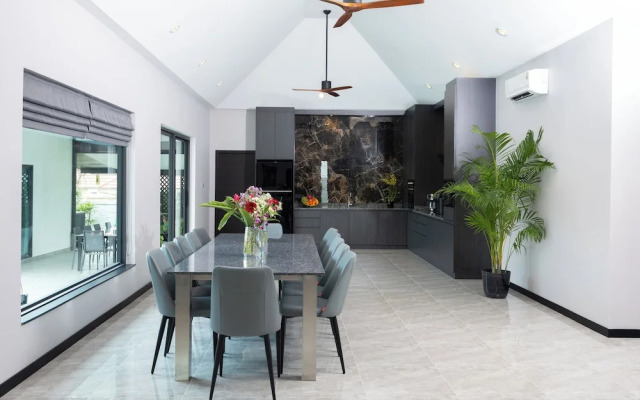 Villa Waree minutes to City and Beach