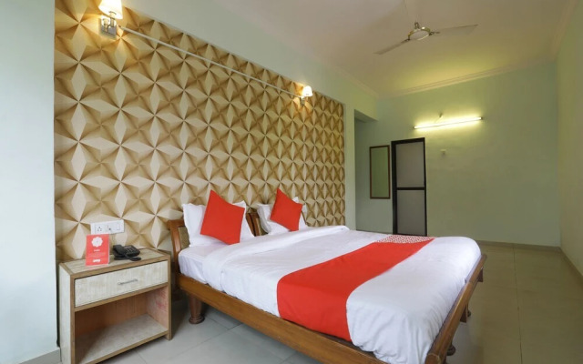 Hotel Clarissa by OYO Rooms