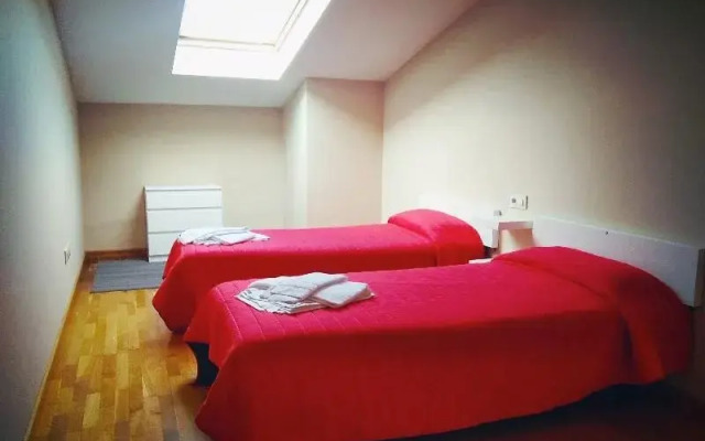 Apartamentos Playa De Las Catedrales 3000