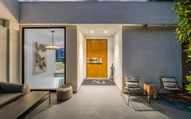 Modern Smart Home With Spectacular Views