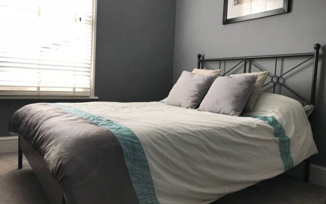 Stylish 2 Bed House in Superb Greenwich Location