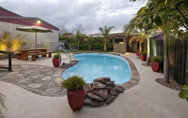 Sport of Kings Motel
