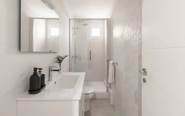 Alonso - 3 Bedrooms With Terrace in Rios Rosas