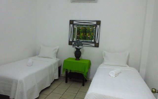 Alexandross Hostel BnB