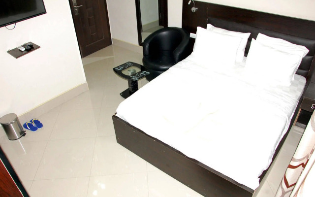 Primal Hotel