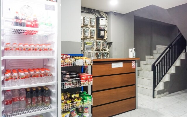 Collection O 91131 New V1 Hotel Near Stasiun Mangga Besar