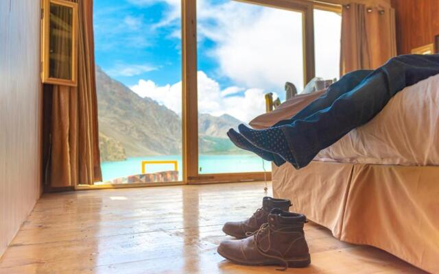 Luxus Hunza Attabad Lake Resort