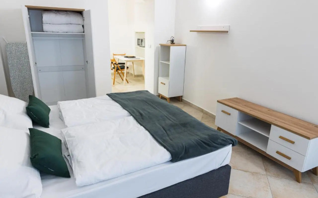 White Swan Boutique Apartments