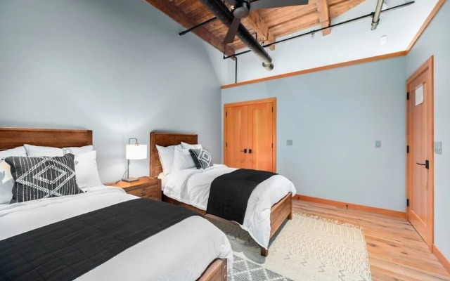 Exquisite 3BDR Penthouse in Downtown TC