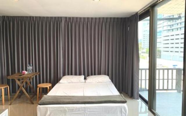 Udomsuk Inn & Cafe Since 2019 - BTS อุดมสุข