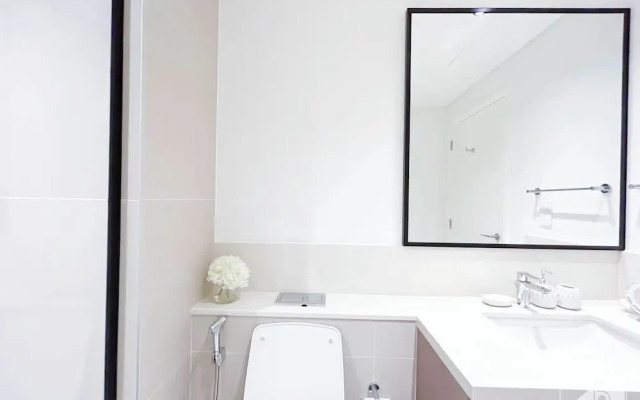 Luxurious 4B Balcony & Views Burjcrown Downtown