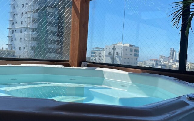 "luxurious and Elegant Apartment in Bella Vista"