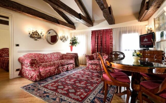 Torre dell'Orologio Suites