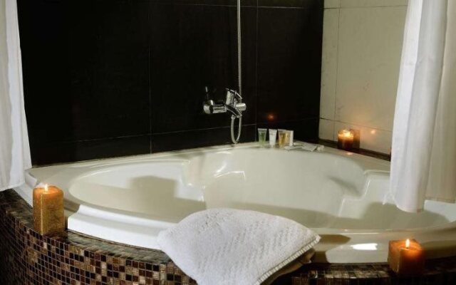 Elion House Hotel