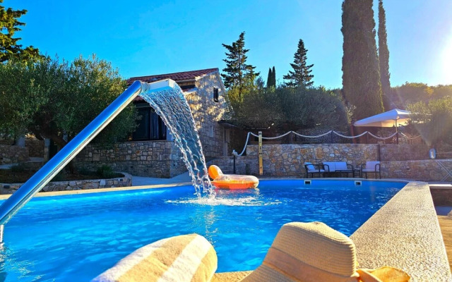 Nave - Private Pool - H