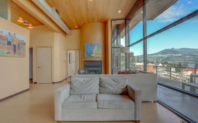 Alizes Modern Home with Views of the Columbia River Gorge by RedAwning