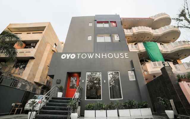 Oyo Townhouse 082 Chander Nagar Janakpuri