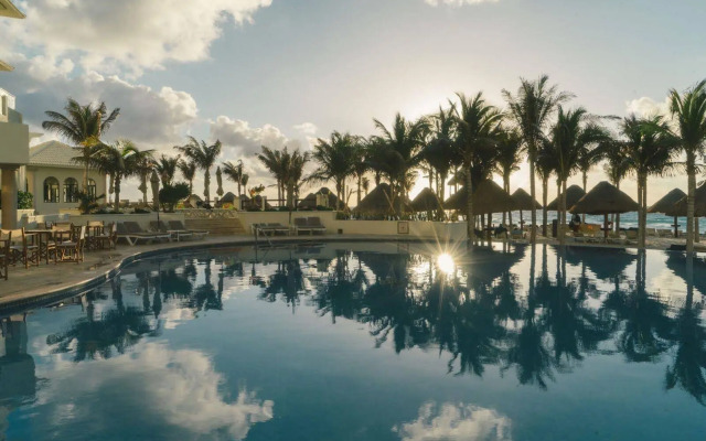 Hotel NYX Cancun All Inclusive