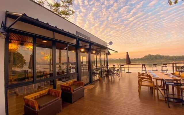 River Tree Resort