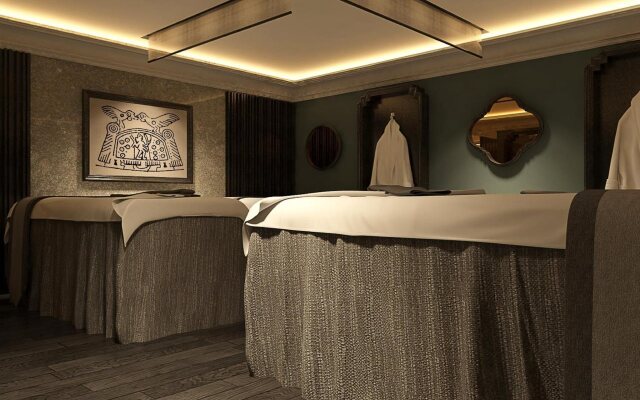 Au Co Art Classic Hotel and Spa
