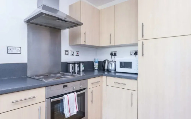 Roffey Apartment