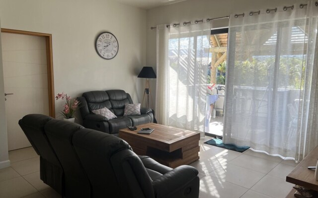 Immaculate Two Beds Luxury Marina Apartment