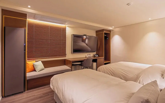 Yaja Hotel Peace Square branch