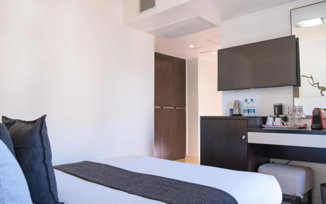 The Nicol Hotel and Apartments