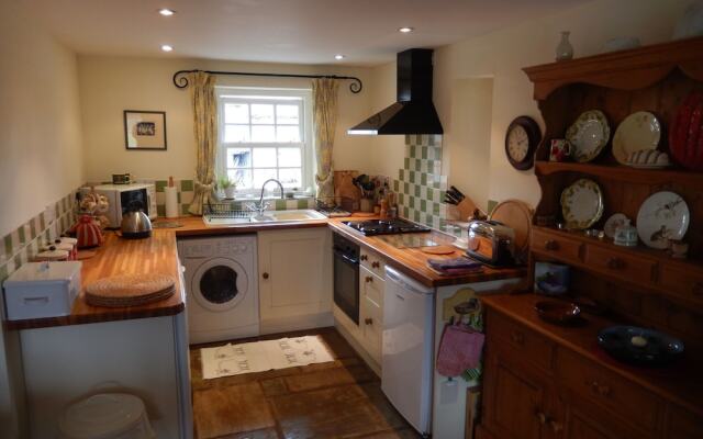 Alltybrain Farm Cottages and B&B