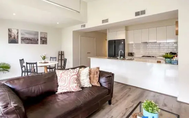 Stylish Berwick Home with WiFi, Smart TV, Garage